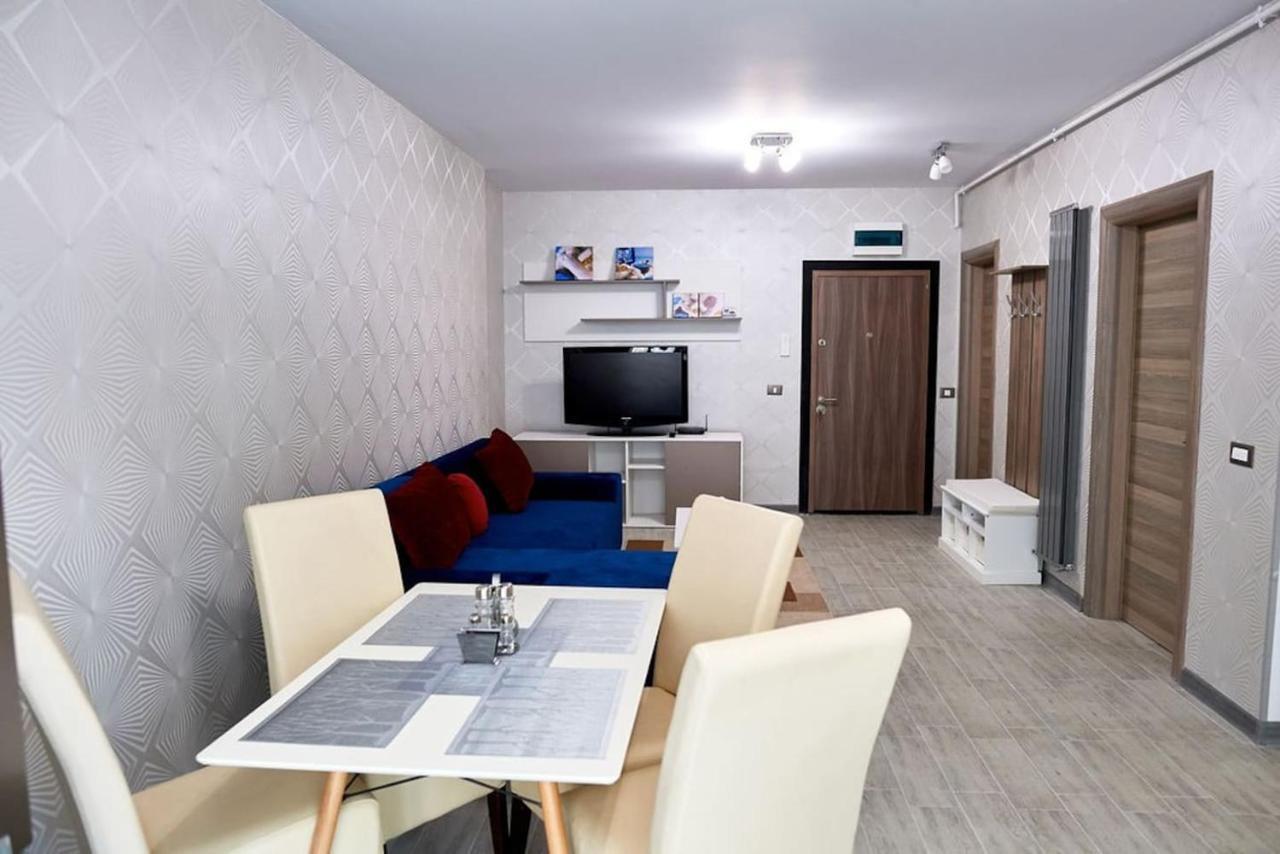 Blue Apartment In Spa N Pool Beach Resort Năvodari 외부 사진