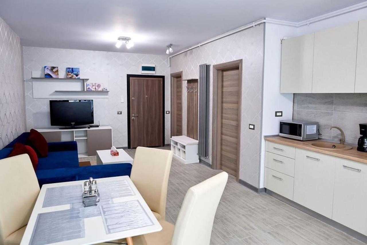 Blue Apartment In Spa N Pool Beach Resort Năvodari 외부 사진